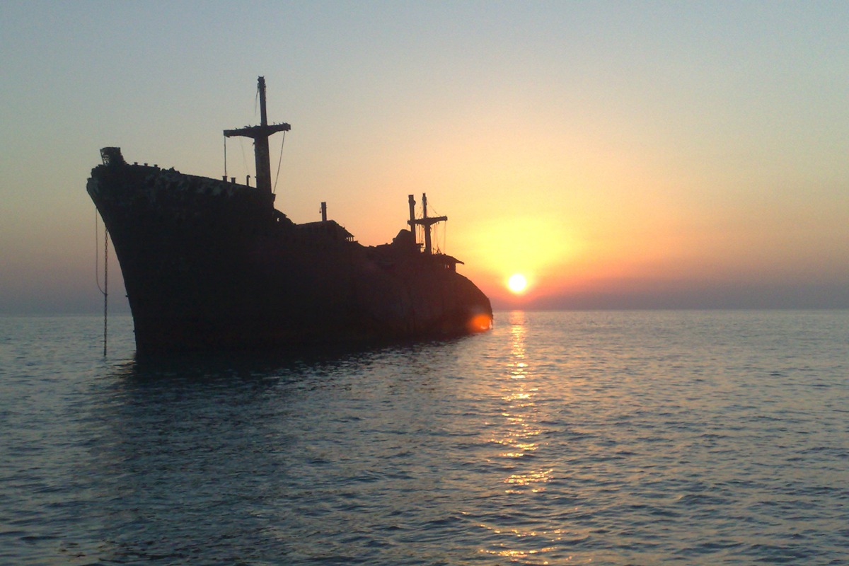 greek ship - کیش و توضیحات آن در رابطه با مکان های دیدنی جزیره